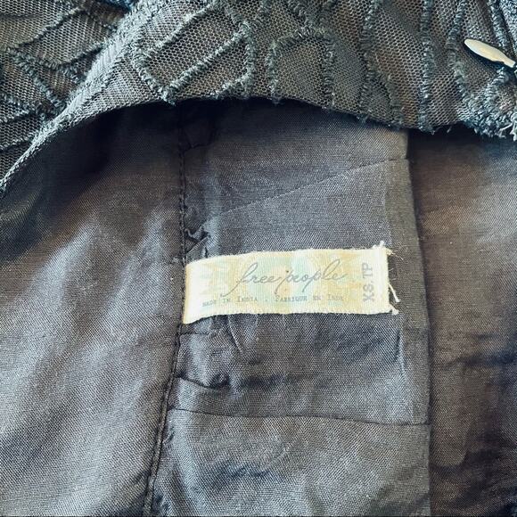 Free People Embroidered Lace Overlay Pleated Mini Skirt Black XS EUC - Picture 6 of 11